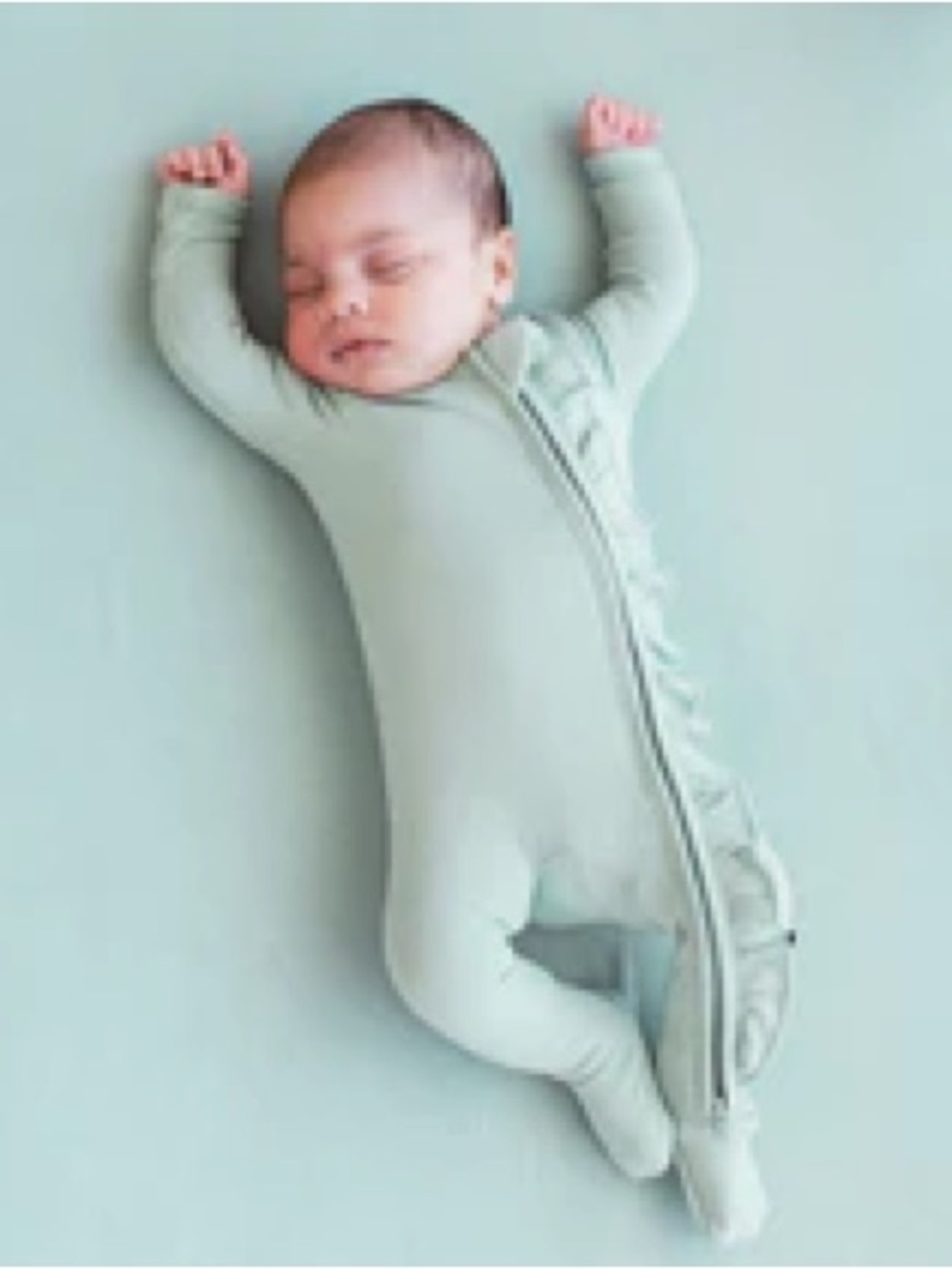 Kyte Baby Ribbed Ruffle Zipper Footie in Sage Size 0-3 Months